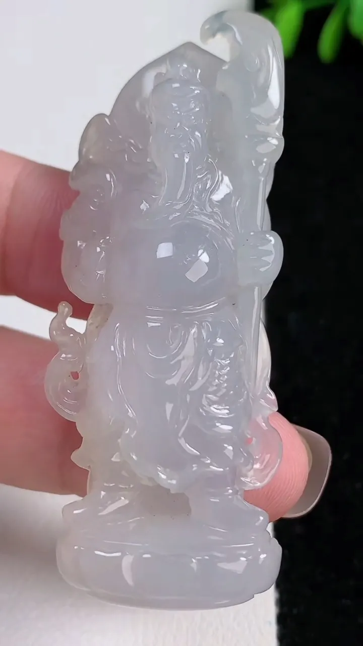 天然A货翡翠关公吊坠，尺寸62.6-26-11.6，重量:31.63g
11月15日