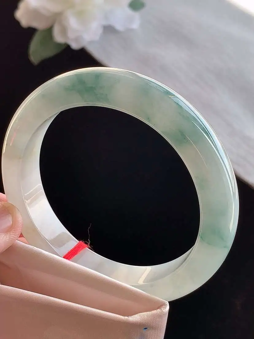 a货翡翠老坑冰种飘花正装正圈手镯55-56圈口  尺寸55×12×8.6mm 1115