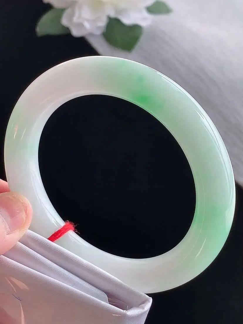 a货翡翠老坑冰种飘绿圆条手镯56-57圈口  尺寸56×10.7mm 1115