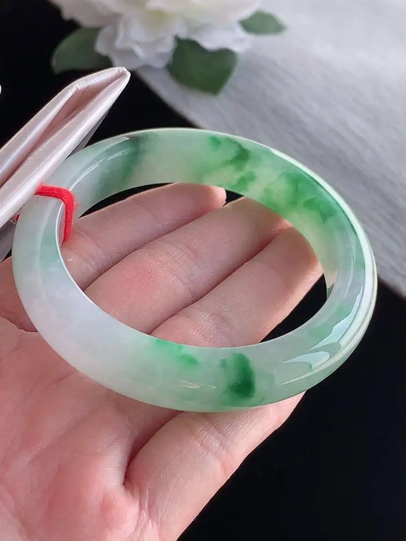 a货翡翠老坑冰种飘绿正装正圈手镯55-56圈口  尺寸55.3×12.3×8.8mm 1115