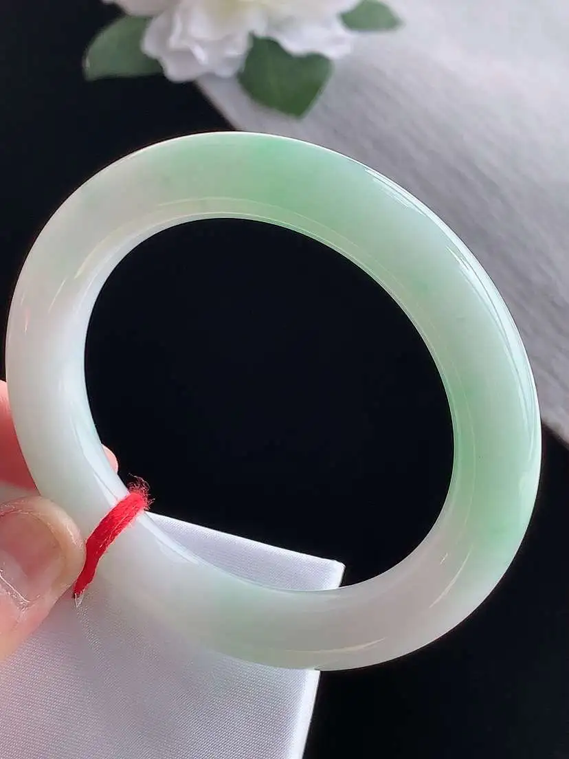 a货翡翠老坑冰种飘绿圆条手镯56-57圈口  尺寸56×10.7mm 1115