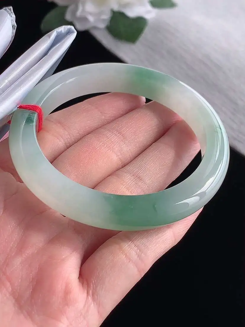 a货翡翠老坑冰种飘花正装正圈手镯55-56圈口  尺寸55×9.7×8.5mm 1115