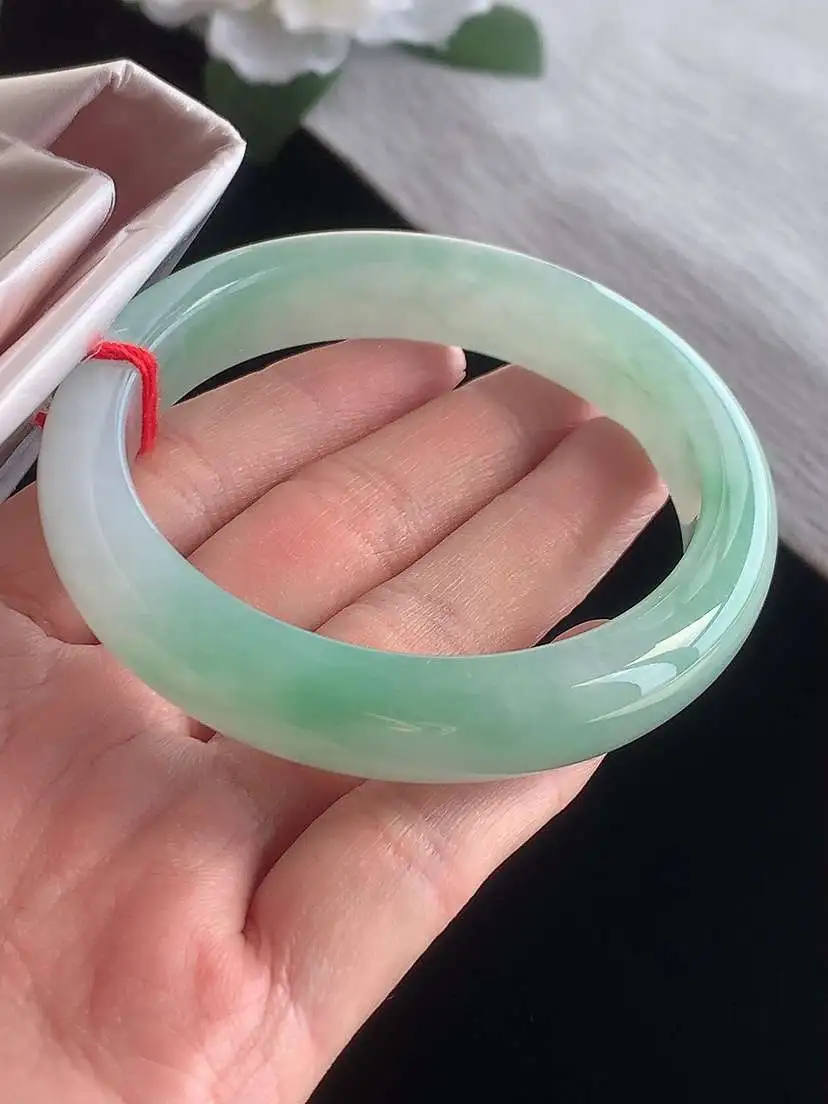 a货翡翠老坑冰种飘绿正装正圈手镯57-58圈口  尺寸57×12.2×8.3mm 1116