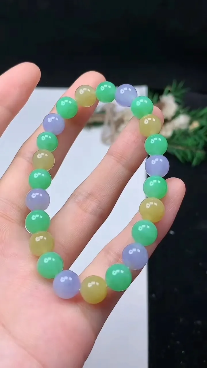 天然A货翡翠货三彩圆珠手串，尺寸8-23颗，重量:19.88g11月16日
工厂直销收藏佳品,种好水足，色泽均匀，有种有色，上手高大气！