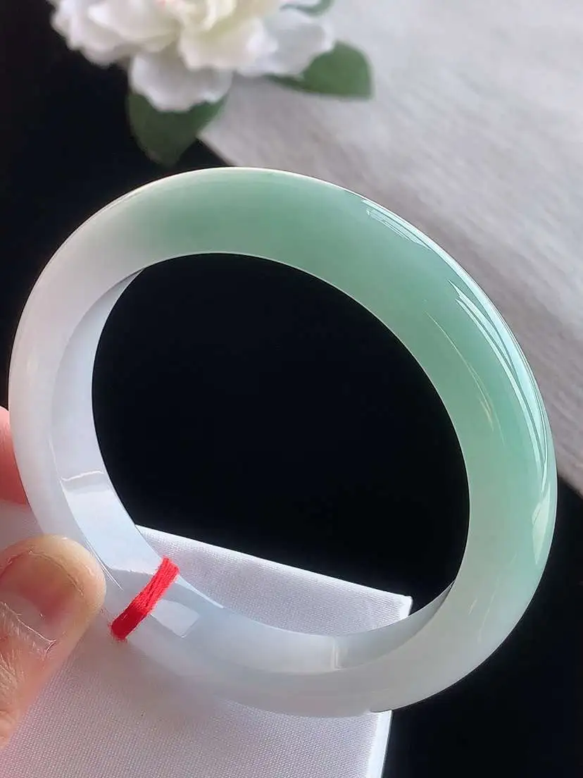 a货翡翠老坑冰种飘花正装正圈手镯60-61大圈口  尺寸60.5×12.6×9.5mm 1116