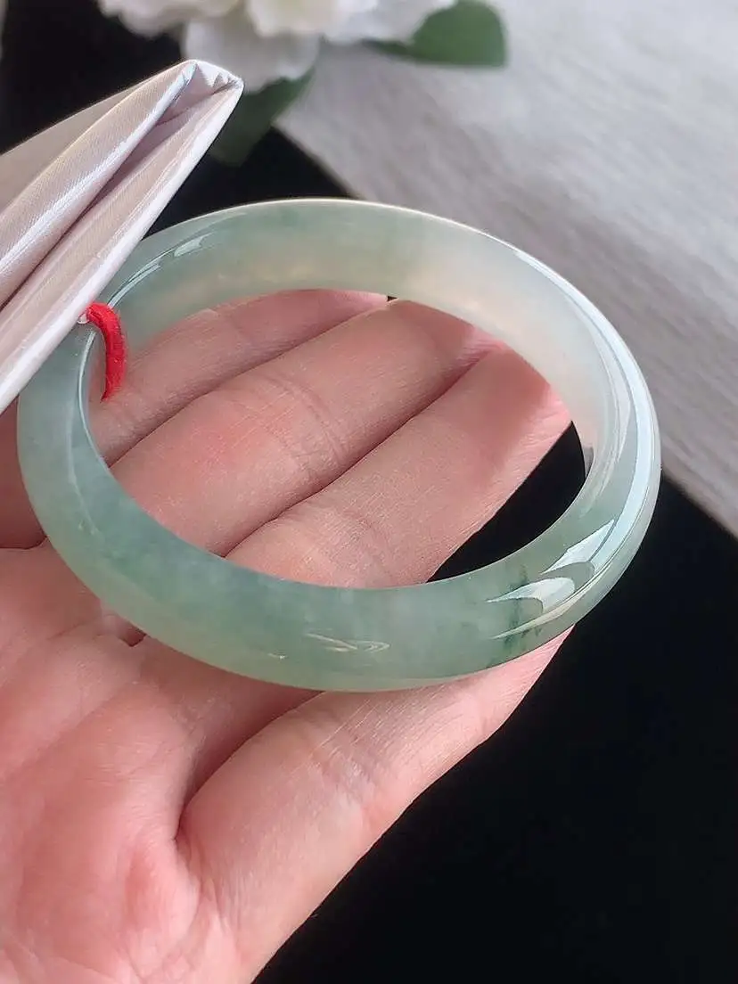 a货翡翠老坑冰种飘花正装正圈手镯52-53小圈口  尺寸52×11×7.3mm 1116