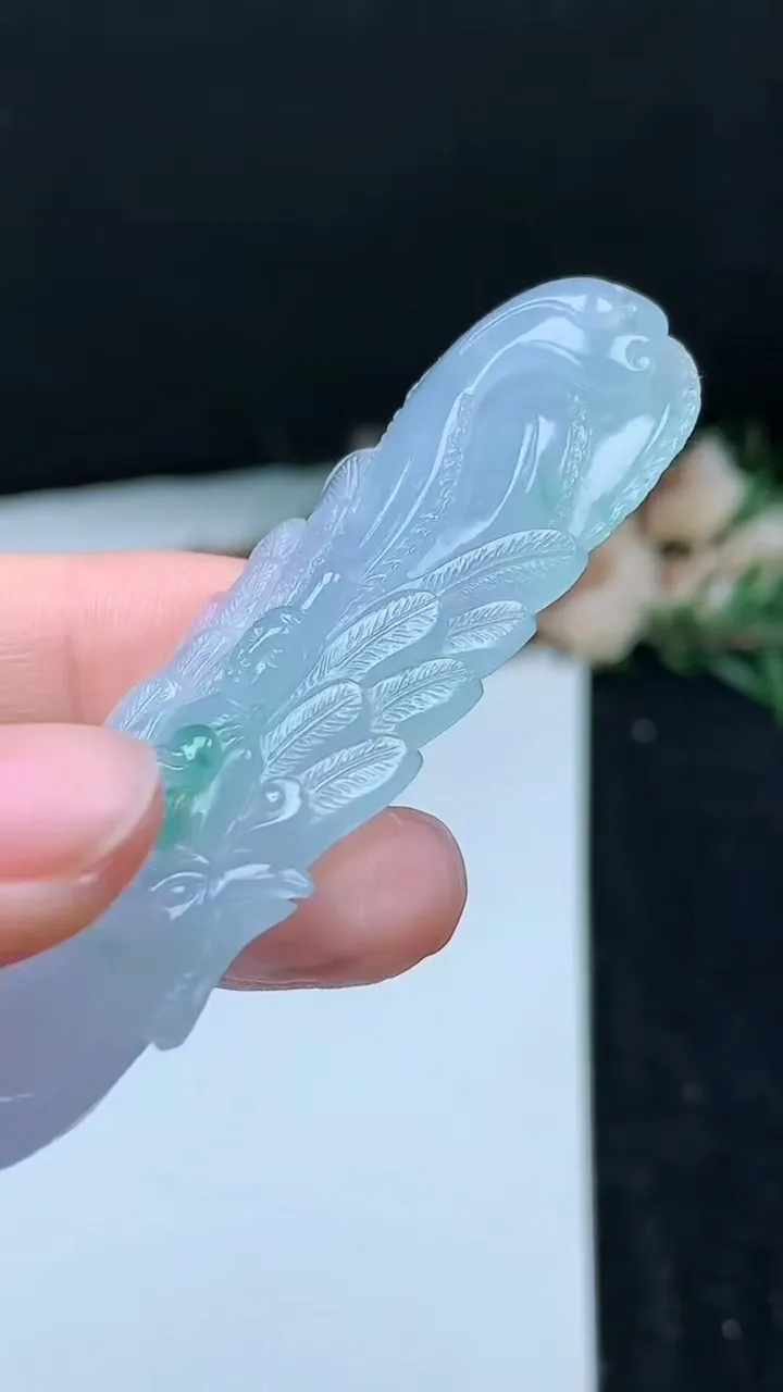 天然A货翡翠春带彩 紫罗兰阿弥陀佛吊坠，尺寸70-24.5-9.4，重量:25.00g
11月16日