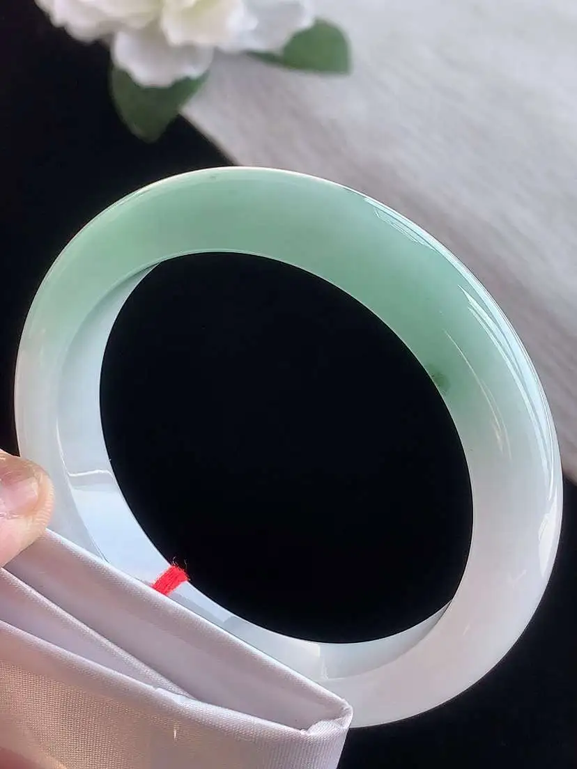a货翡翠老坑冰种飘花正装正圈手镯60-61大圈口  尺寸60.5×12.6×9.5mm 1116