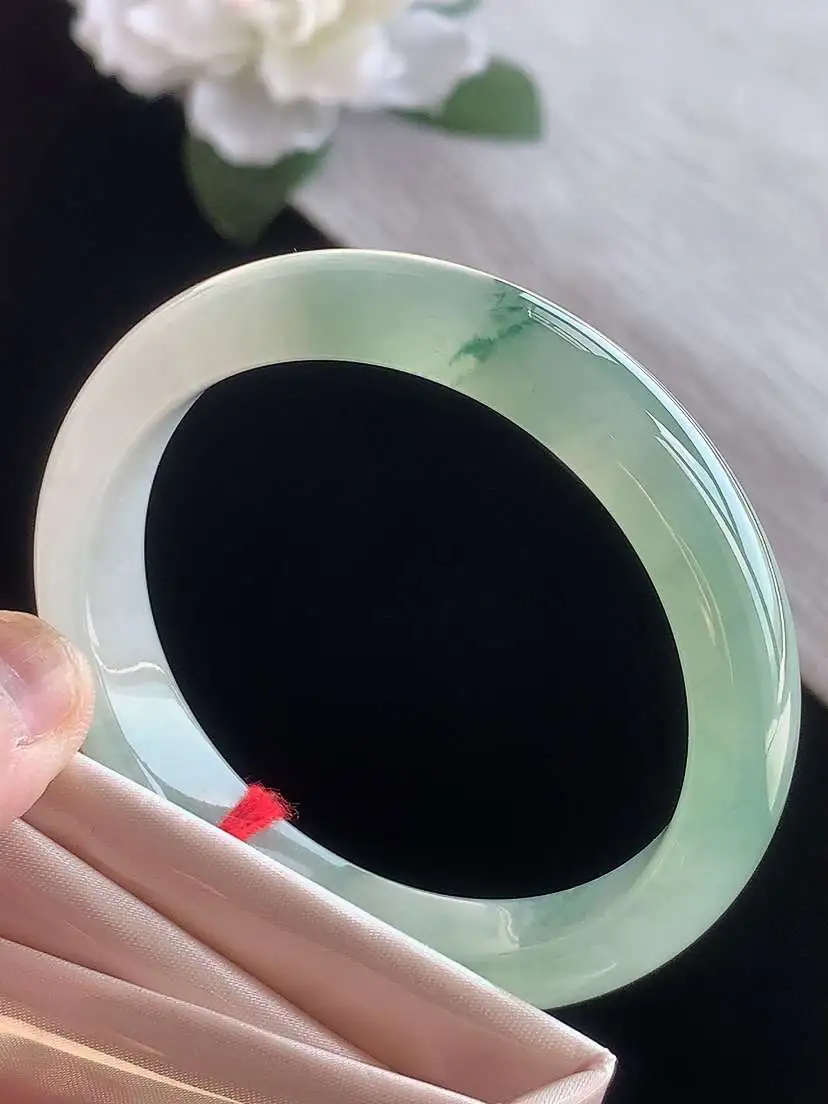 a货翡翠老坑冰种飘花正装正圈手镯52-53小圈口  尺寸52×11×7.3mm 1116