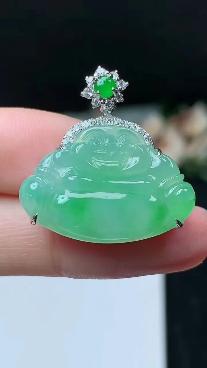 天然A货翡翠佛公吊坠，尺寸17.2-25.8-7.2，重量:5.29g
11月16日