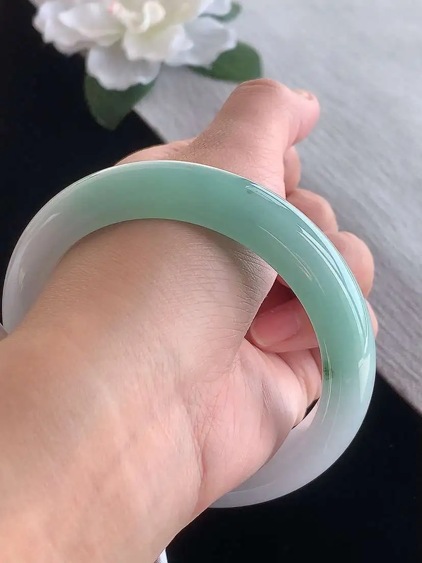 a货翡翠老坑冰种飘花正装正圈手镯60-61大圈口  尺寸60.5×12.6×9.5mm 1116