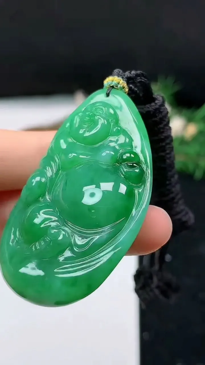 天然A货翡翠逍遥佛吊坠，尺寸51-31.4-10，重量:29.14g
11月16日
