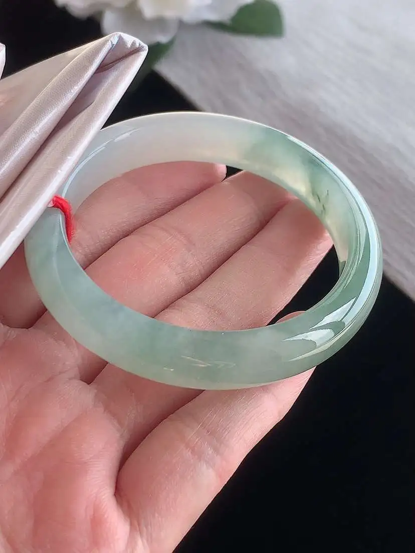 a货翡翠老坑冰种飘花正装正圈手镯52-53小圈口  尺寸52×11×7.3mm 1116