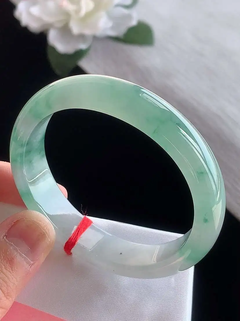 a货翡翠老坑冰种飘花贵妃手镯52-53小圈口 尺寸52.5×46×13.3×7.2mm 1116