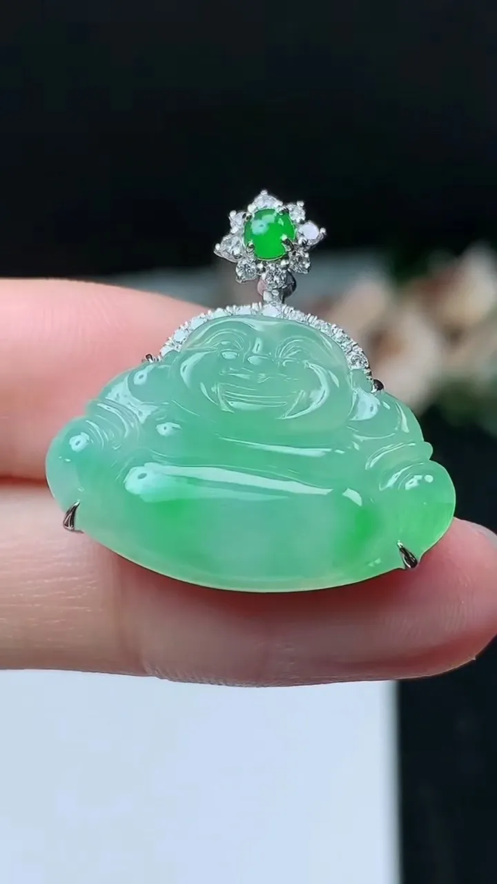 天然A货翡翠佛公吊坠，尺寸17.2-25.8-7.2，重量:5.29g
11月16日