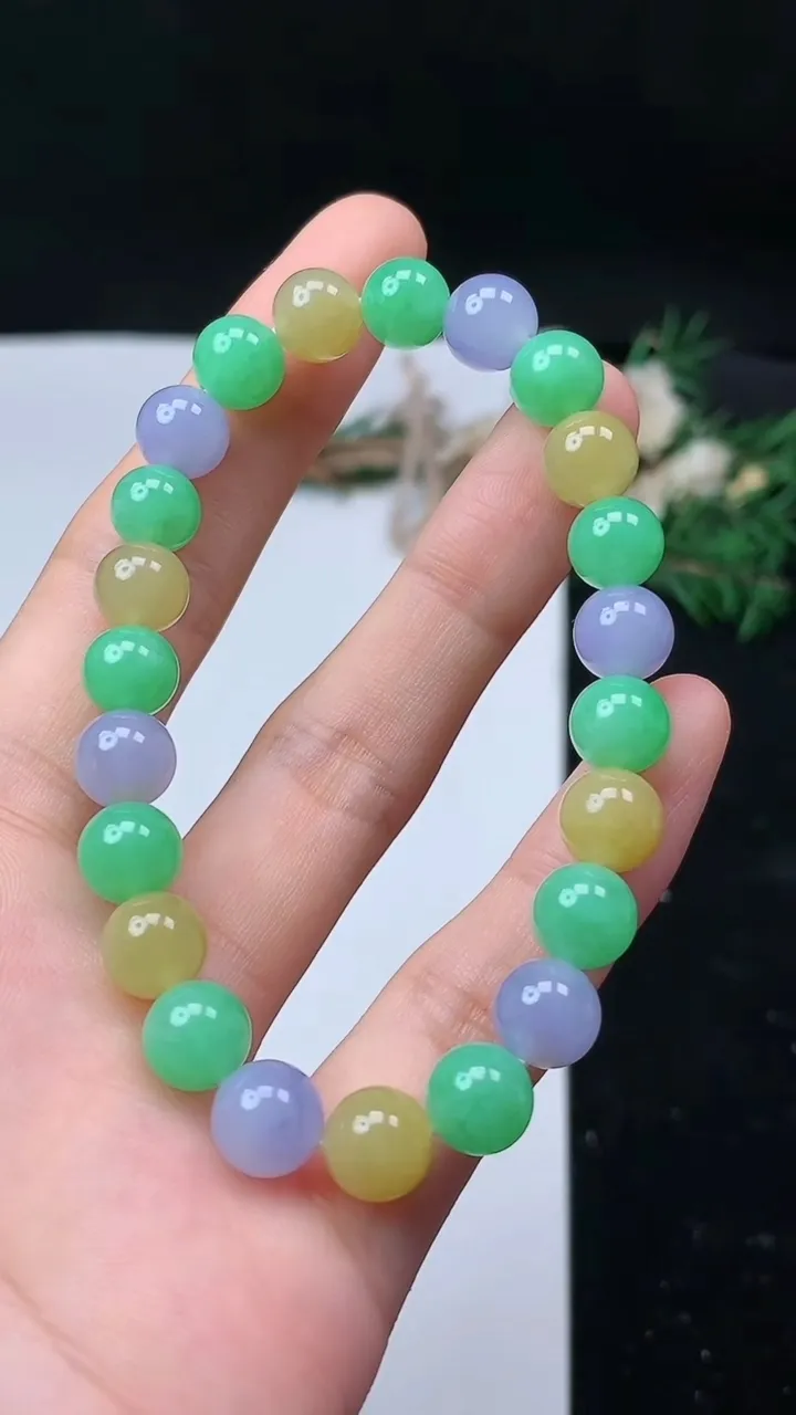 天然A货翡翠货三彩圆珠手串，尺寸8-23颗，重量:19.88g11月16日
工厂直销收藏佳品,种好水足，色泽均匀，有种有色，上手高大气！