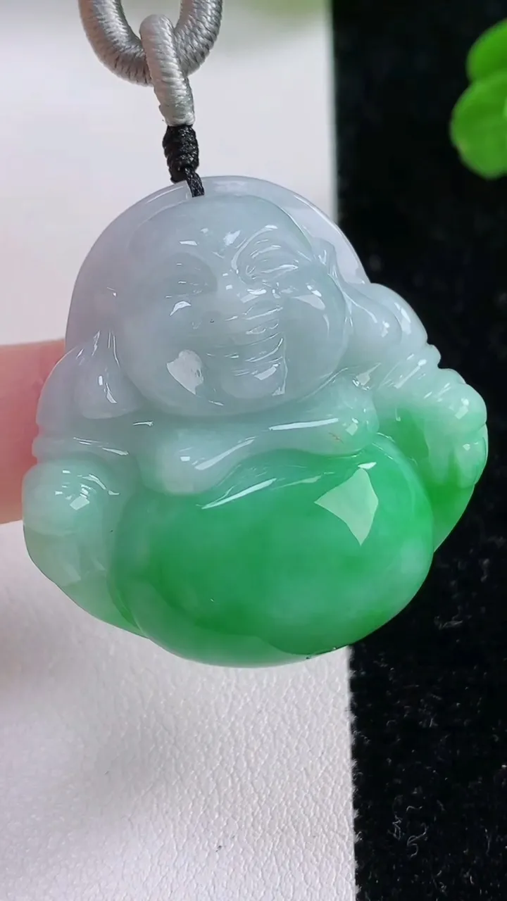 天然A货翡翠佛公吊坠，尺寸35.2-35-10.8，重量:23.89g
11月17日