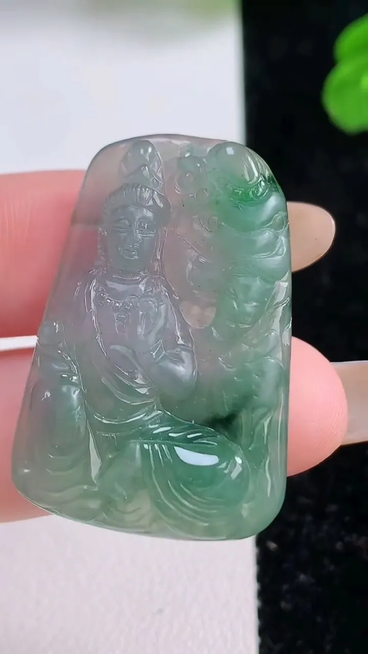 天然A货翡翠普贤菩萨吊坠，尺寸34.3-23.2-5.9，重量:9.11g
11月17日