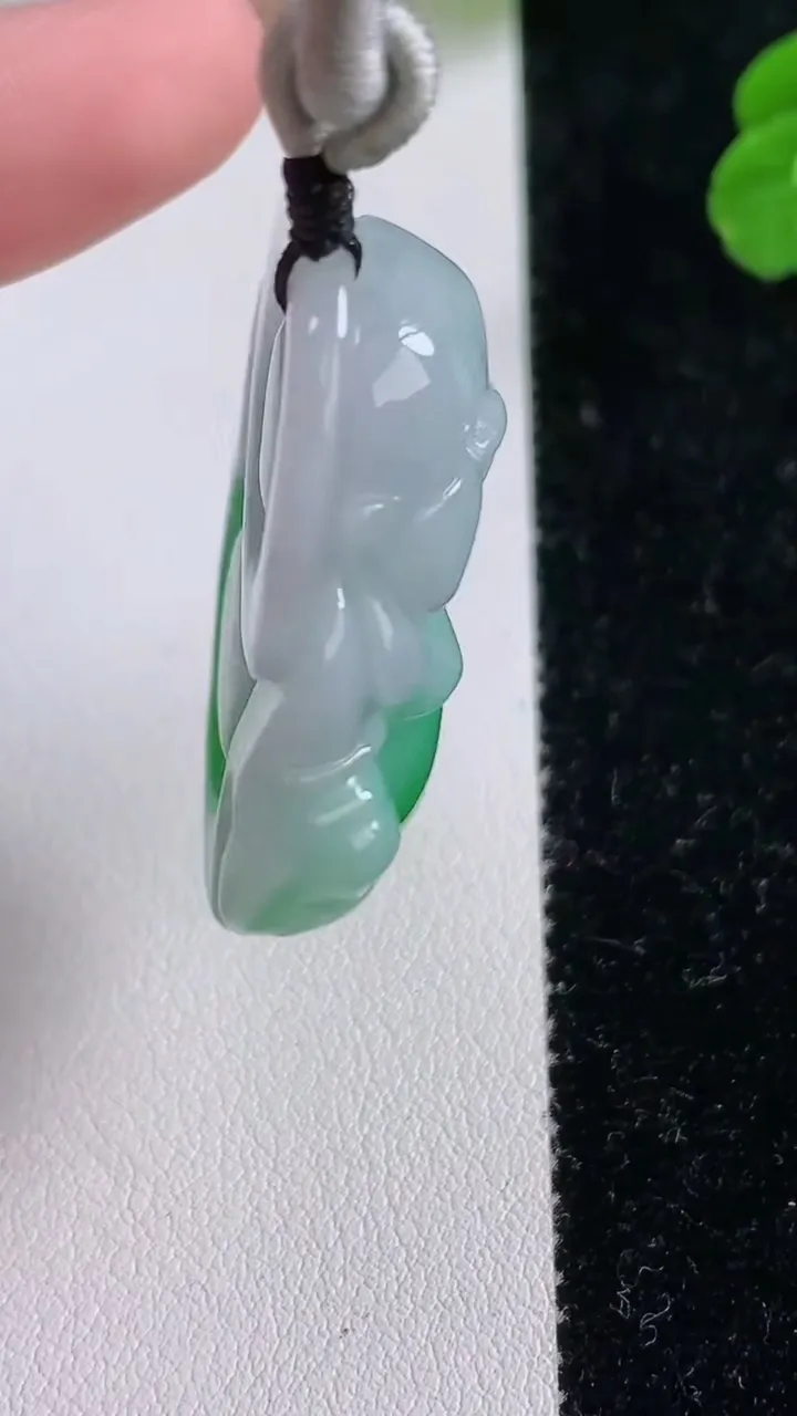 天然A货翡翠佛公吊坠，尺寸35.2-35-10.8，重量:23.89g
11月17日