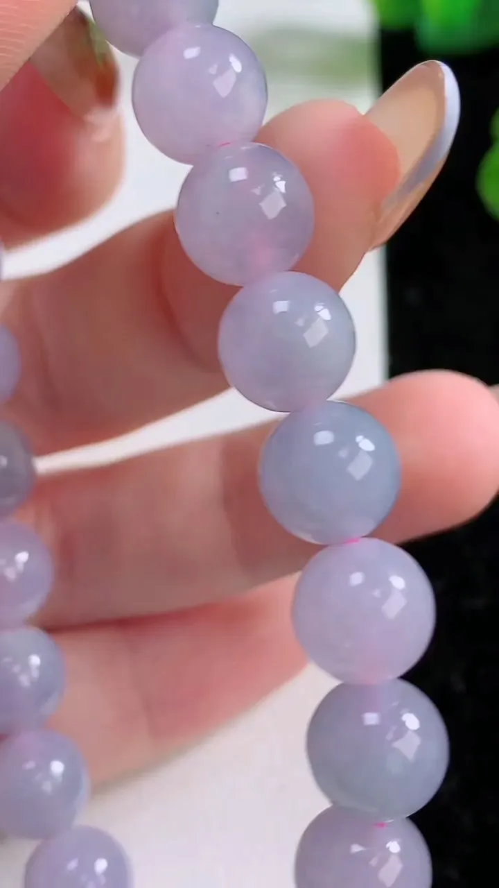 天然A货翡翠紫罗兰圆珠手串，尺寸8.8-22颗，重量:27.39g11月17日
工厂直销收藏佳品,种好水足，色泽均匀，有种有色，上手高大气！