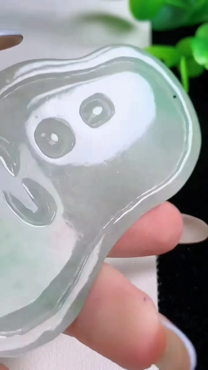 天然A货翡翠普贤菩萨吊坠，尺寸80-45-5.5，重:40.88g
11月17日