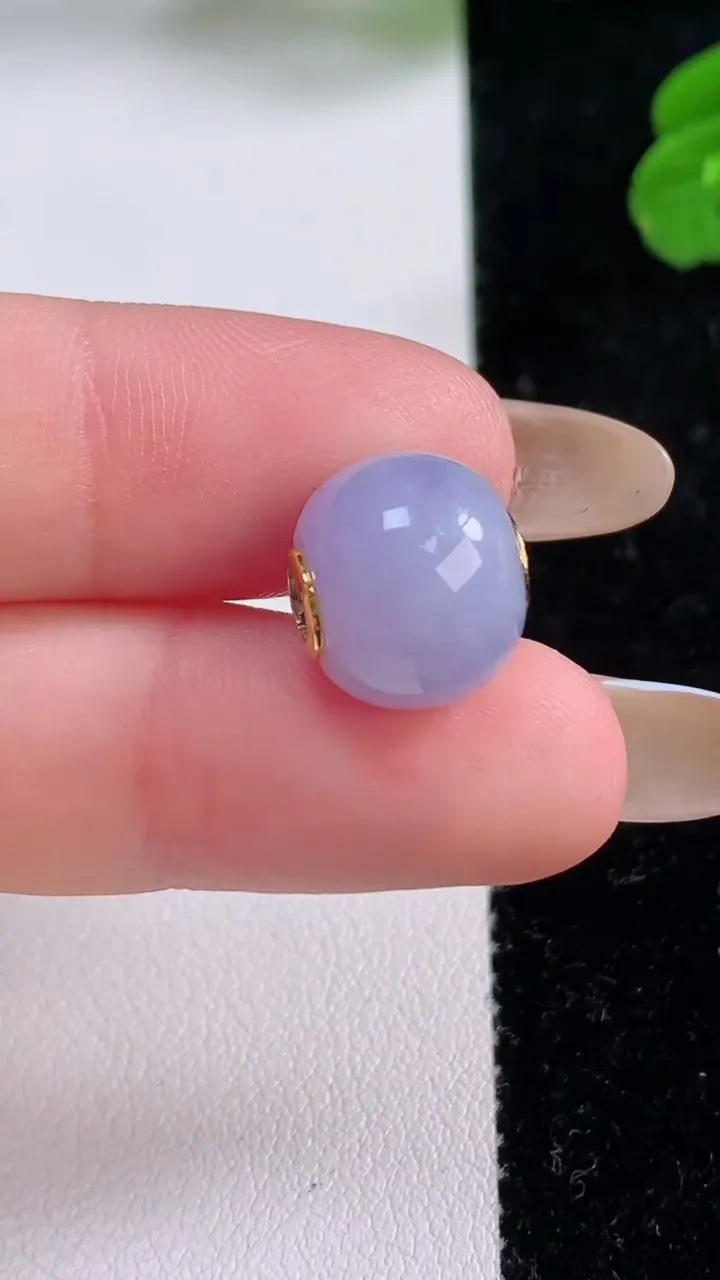 天然A货翡翠18K金紫罗兰路路通吊坠，尺寸12.5-11，重量:3.03g
11月17日