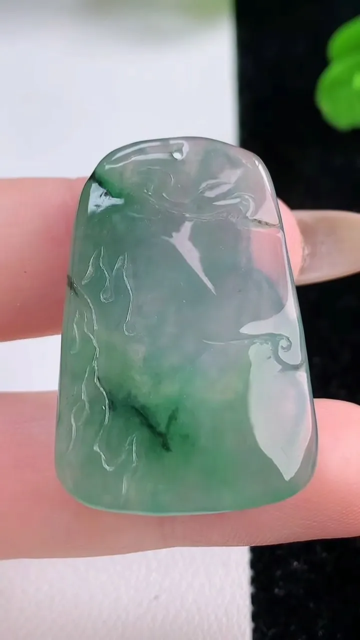 天然A货翡翠普贤菩萨吊坠，尺寸34.3-23.2-5.9，重量:9.11g
11月17日