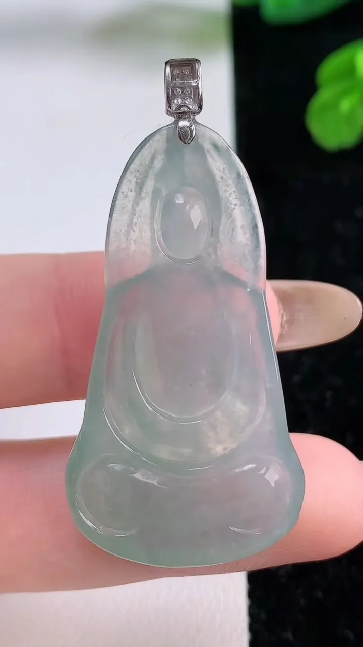 天然A货翡翠观音菩萨吊坠，尺寸41.6-23-5，重量:8.51g
11月17日