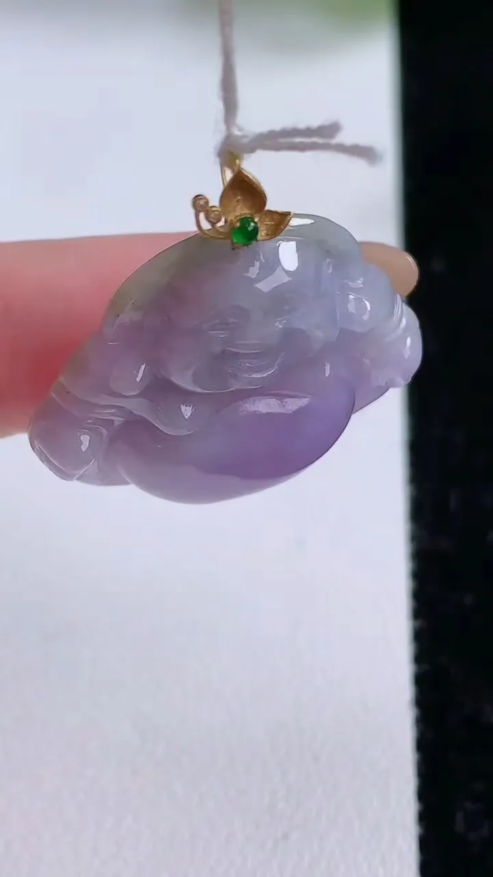 天然A货翡翠18K金紫罗兰佛公吊坠，尺寸25-27.5-5.8，重量:6.33g
11月17日