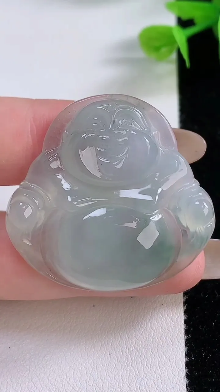 天然A货翡翠冰种飘花佛公吊坠，尺寸34.2-36-7.2，重:11.70g
11月17日