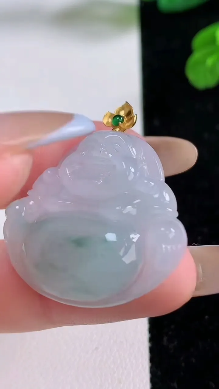 天然A货翡翠种飘花佛公吊坠，尺寸29.3-32.2-5.7，重量:8.23g
11月17日