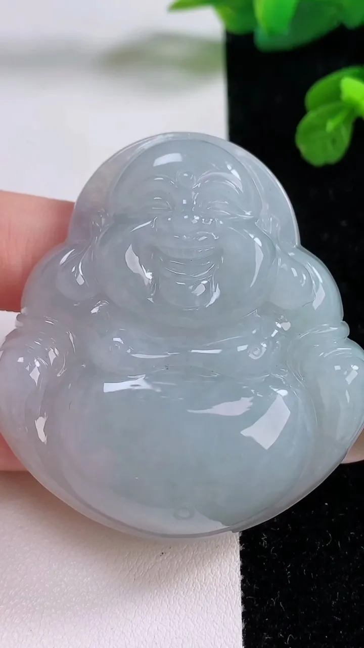 天然A货翡翠佛公吊坠，尺寸54.8-51.5-12.4，重量:55.00g
11月17日