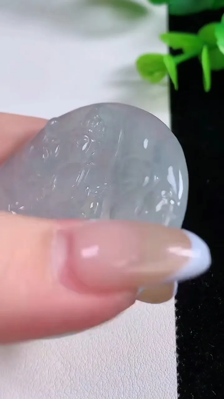 天然A货翡翠普贤菩萨吊坠，尺寸49-5，重:25.76g
11月17日