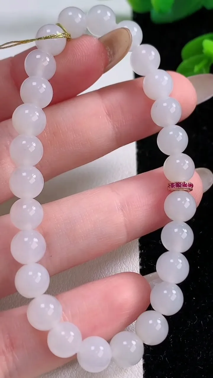 天然A货翡翠种白冰圆珠手串，尺寸9-26颗，重量:15.28g11月17日
工厂直销收藏佳品,种好水足，色泽均匀，有种有色，上手高大气！