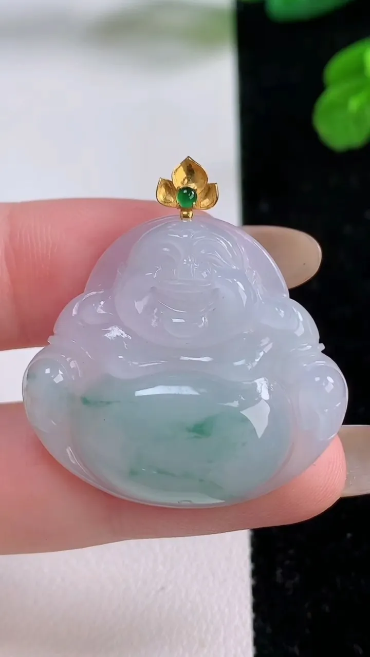 天然A货翡翠种飘花佛公吊坠，尺寸29.3-32.2-5.7，重量:8.23g
11月17日