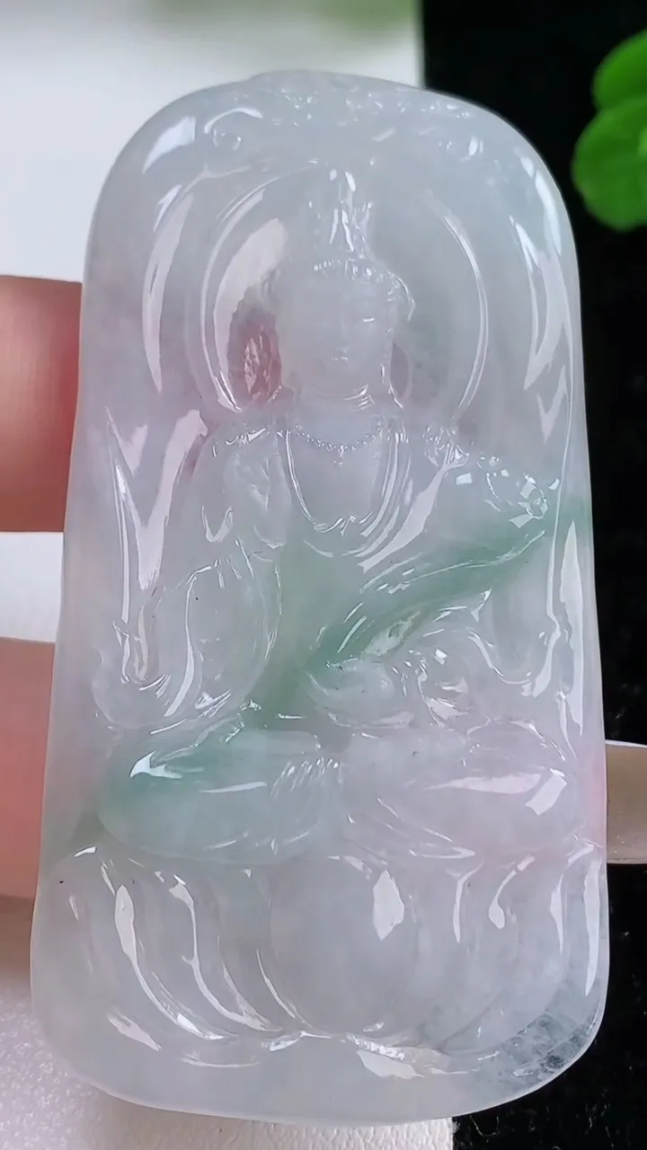 天然A货翡翠文殊菩萨吊坠，尺寸63-31.3-4.7，重量:20.00g
11月17日