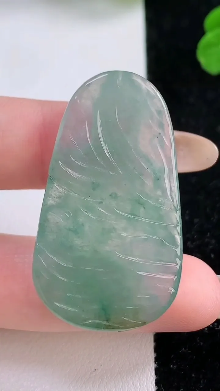 天然A货翡翠普贤菩萨吊坠，尺寸42.3-23.8-5.6，重量:11.16g
11月17日