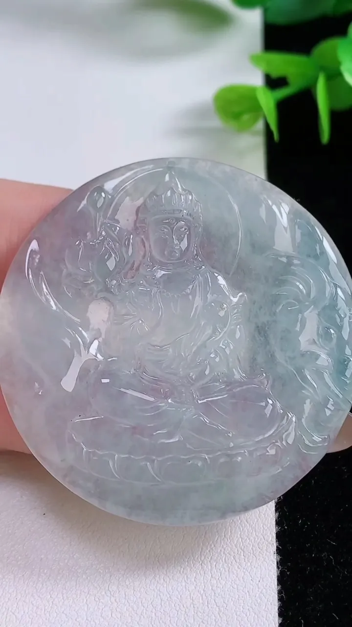 天然A货翡翠普贤菩萨吊坠，尺寸49-5，重:25.76g
11月17日