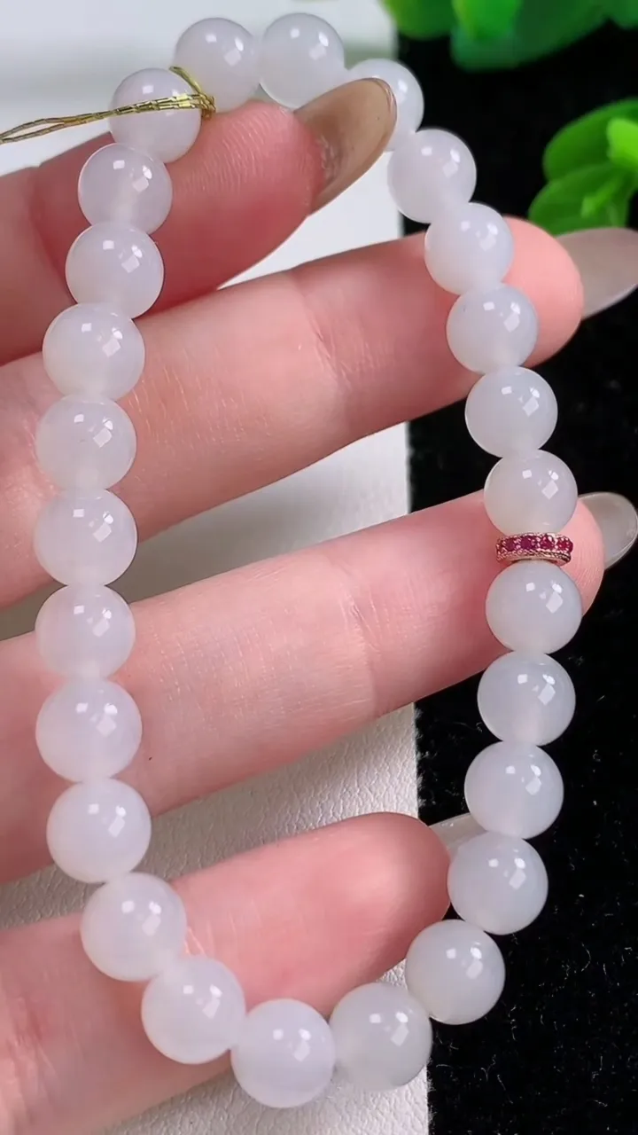 天然A货翡翠种白冰圆珠手串，尺寸9-26颗，重量:15.28g11月17日
工厂直销收藏佳品,种好水足，色泽均匀，有种有色，上手高大气！