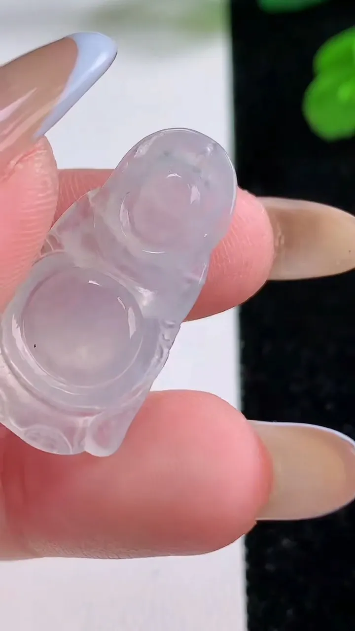 天然A货翡翠站佛 佛公吊坠，尺寸29-14.8-4.2，重量:2.91g
11月17日