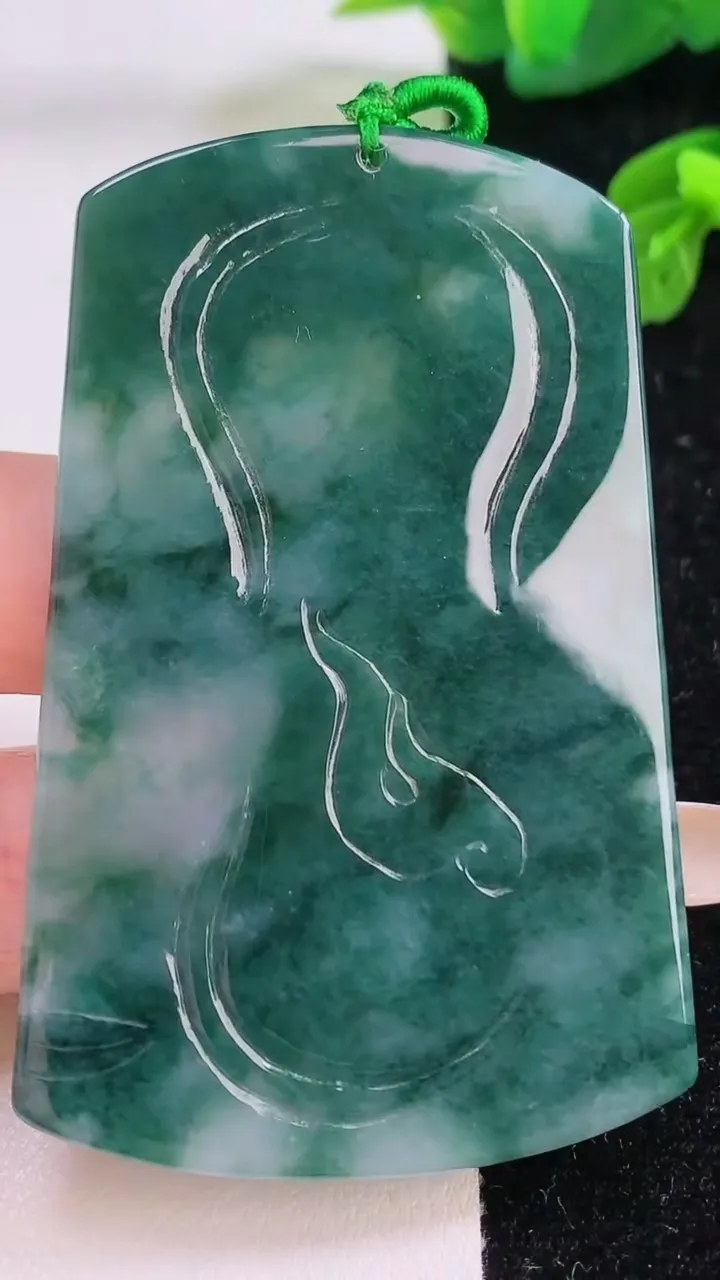 天然A货翡翠飘花御龙财神爷吊坠，尺寸67.4-43.6-4.8，重量:32.97g
11月17日