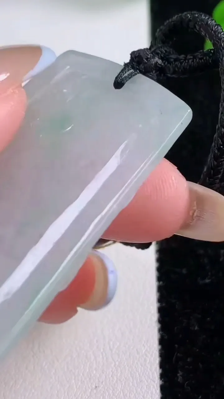 天然A货翡翠龙牌吊坠，尺寸53-30.4-4，重量:19.01g
11月17日