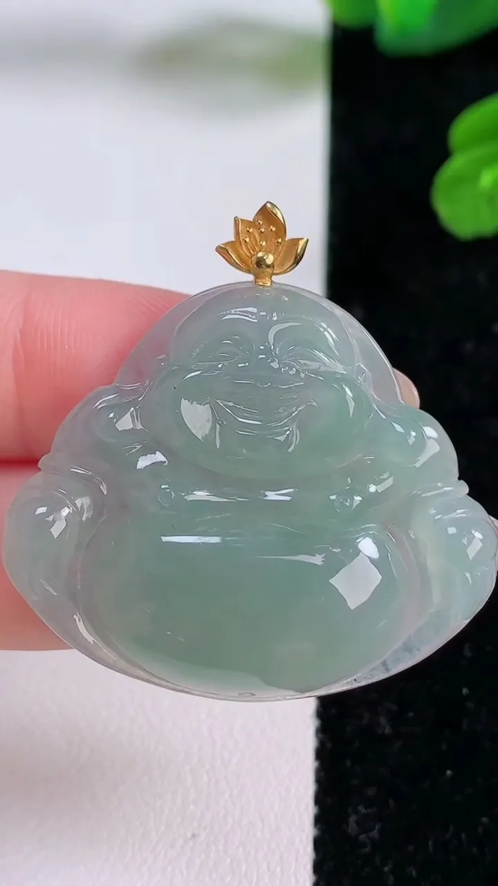 天然A货翡翠佛公吊坠，尺寸32.2-37.8-6.3，重量:11.73g
11月17日