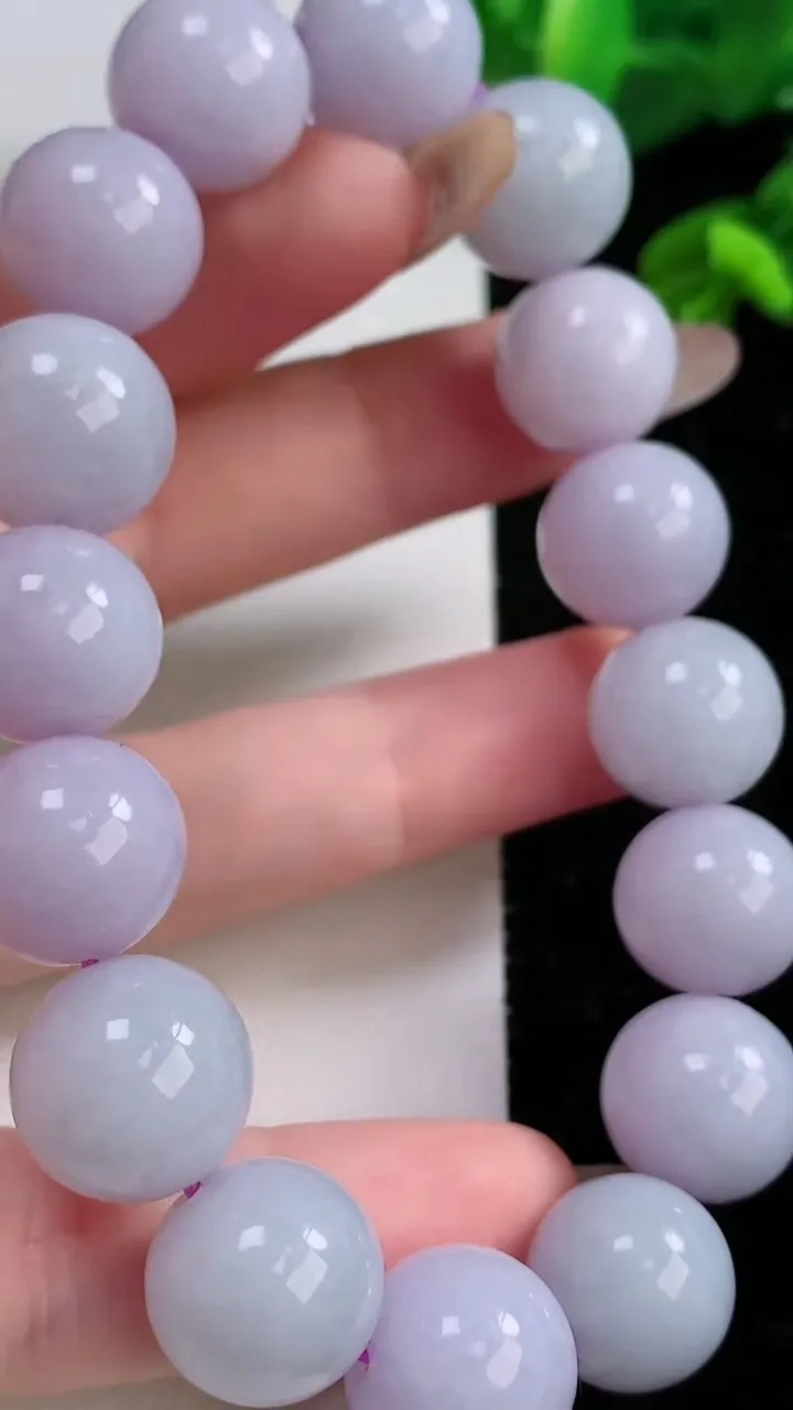 天然A货翡翠紫罗兰圆珠手串，尺寸12.3-16颗，重量:64.69g11月17日
工厂直销收藏佳品,