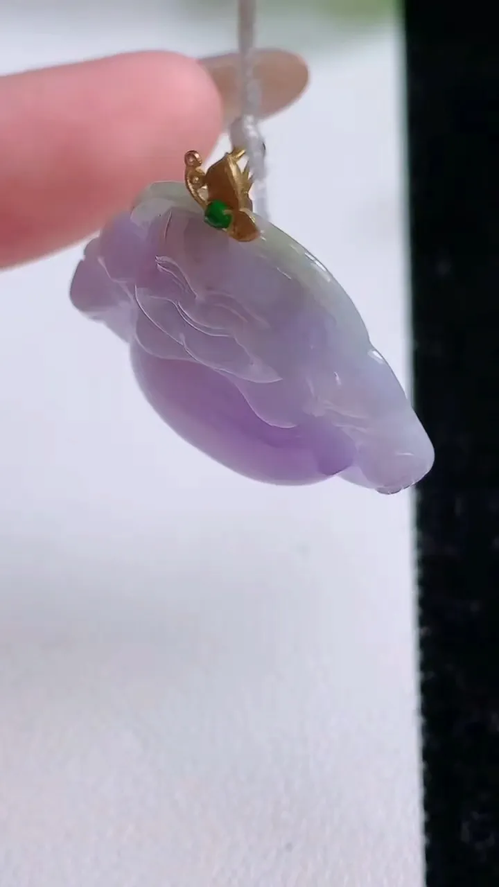 天然A货翡翠18K金紫罗兰佛公吊坠，尺寸25-27.5-5.8，重量:6.33g
11月17日