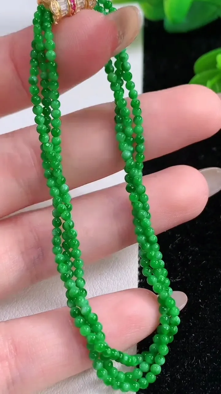 天然A货翡翠小米珠项链，尺寸2，重量:5.01g11月17日
工厂直销收藏佳品,种好水足，色泽均匀，