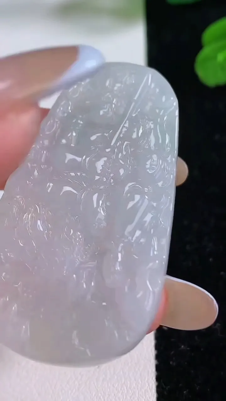 天然A货翡翠御龙不动明王吊坠，尺寸53.8-29.6-5.8，重量:20.87g
11月17日