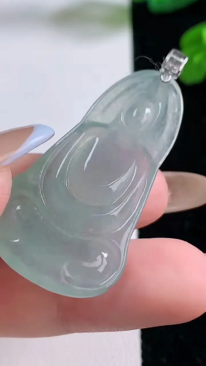 天然A货翡翠观音菩萨吊坠，尺寸41.6-23-5，重量:8.51g
11月17日