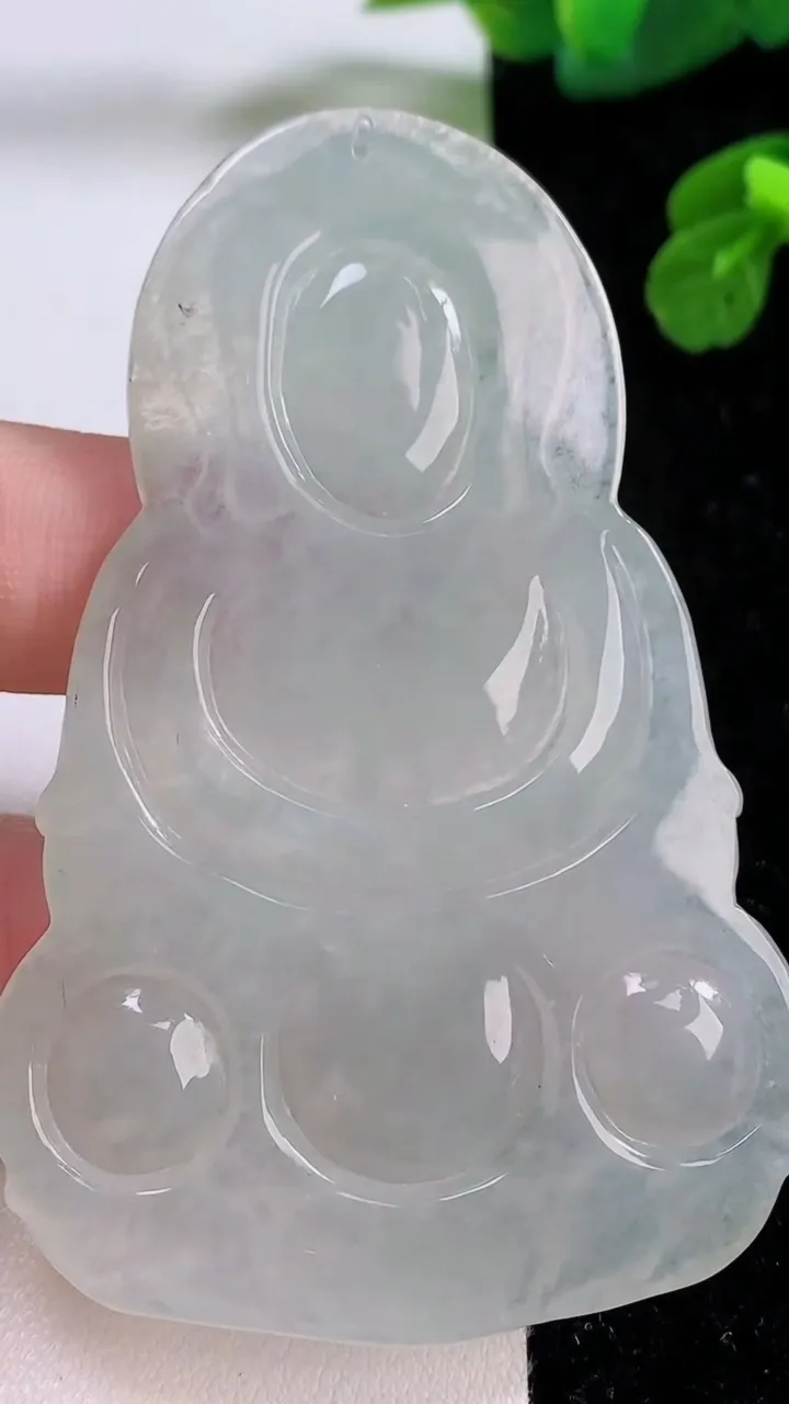 天然A货翡翠观音菩萨吊坠，尺寸72.7-46.8-5.6，重量:32.23g
11月17日