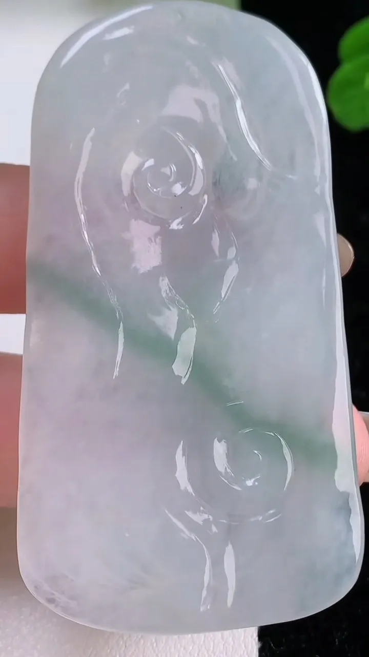 天然A货翡翠文殊菩萨吊坠，尺寸63-31.3-4.7，重量:20.00g
11月17日